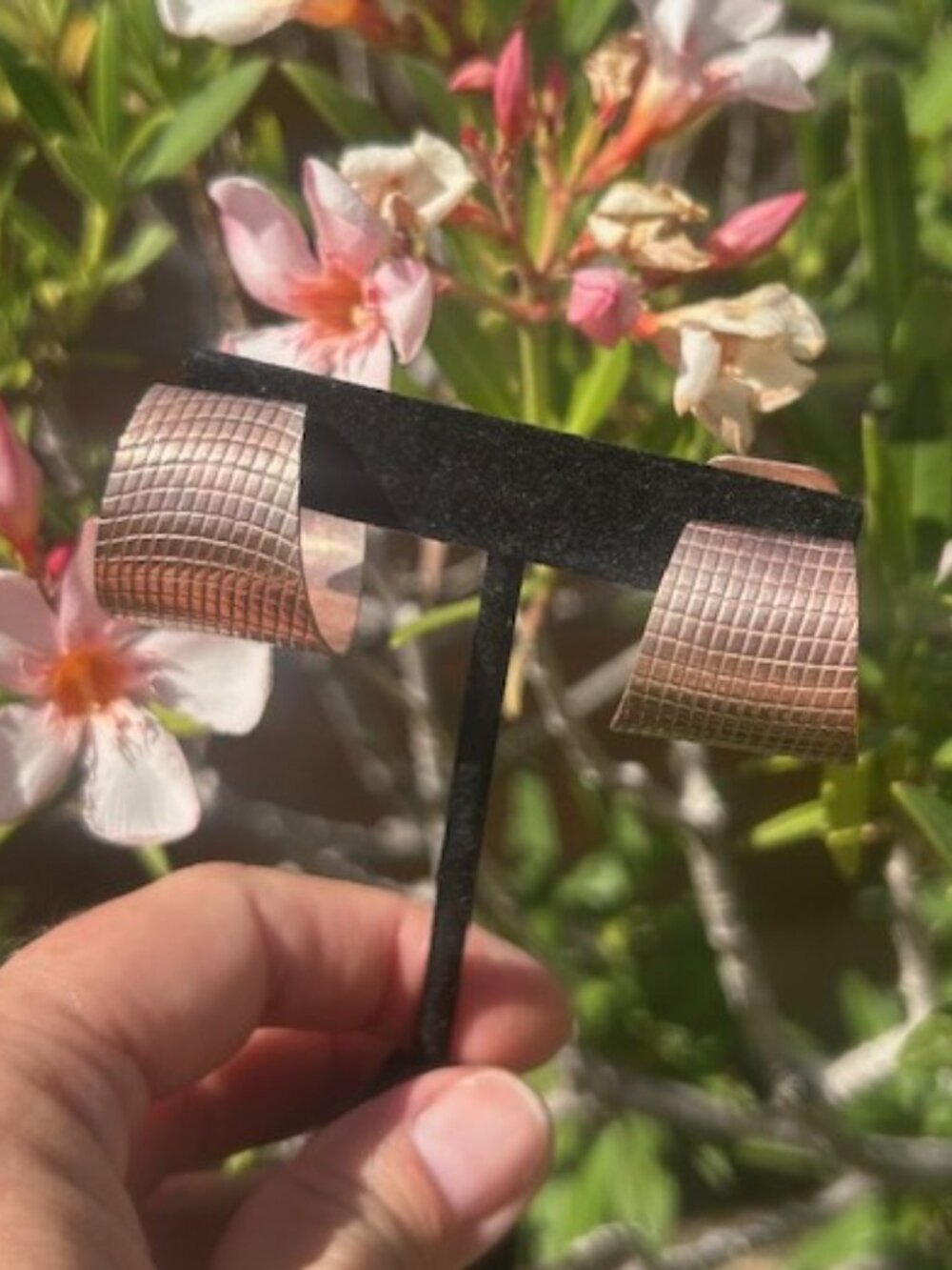 WIDE TEXTURED COPPER Hoop Vintage EARRINGS - Picture 1 of 9